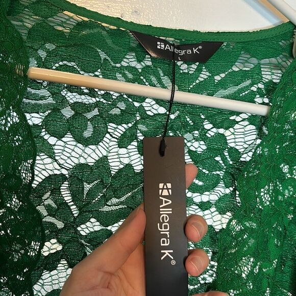 NWT Akira Women’s Green Lace Cropped Cardigan Sweater Bolero 3/4 Length Sleeve L - Picture 4 of 6